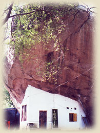 Mawaragala granite hut