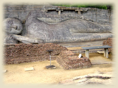 Gal Vihara - lying Buddha